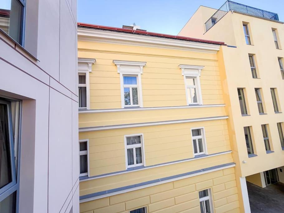 Apartment Sapphire & Balcony 312 Prague